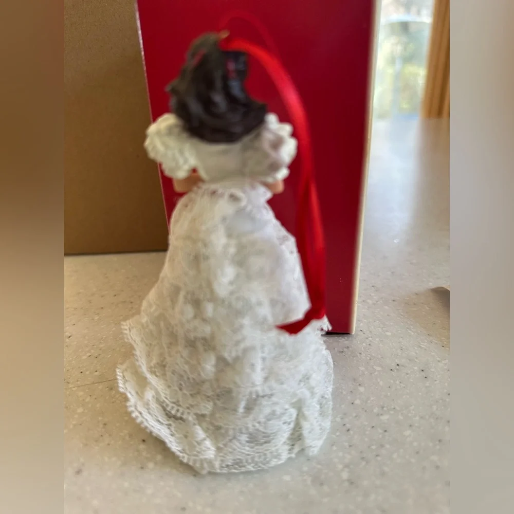 Vintage Hallmark Keepsake Christmas Ornament Gone with the Wind Scarlett O’Hara.